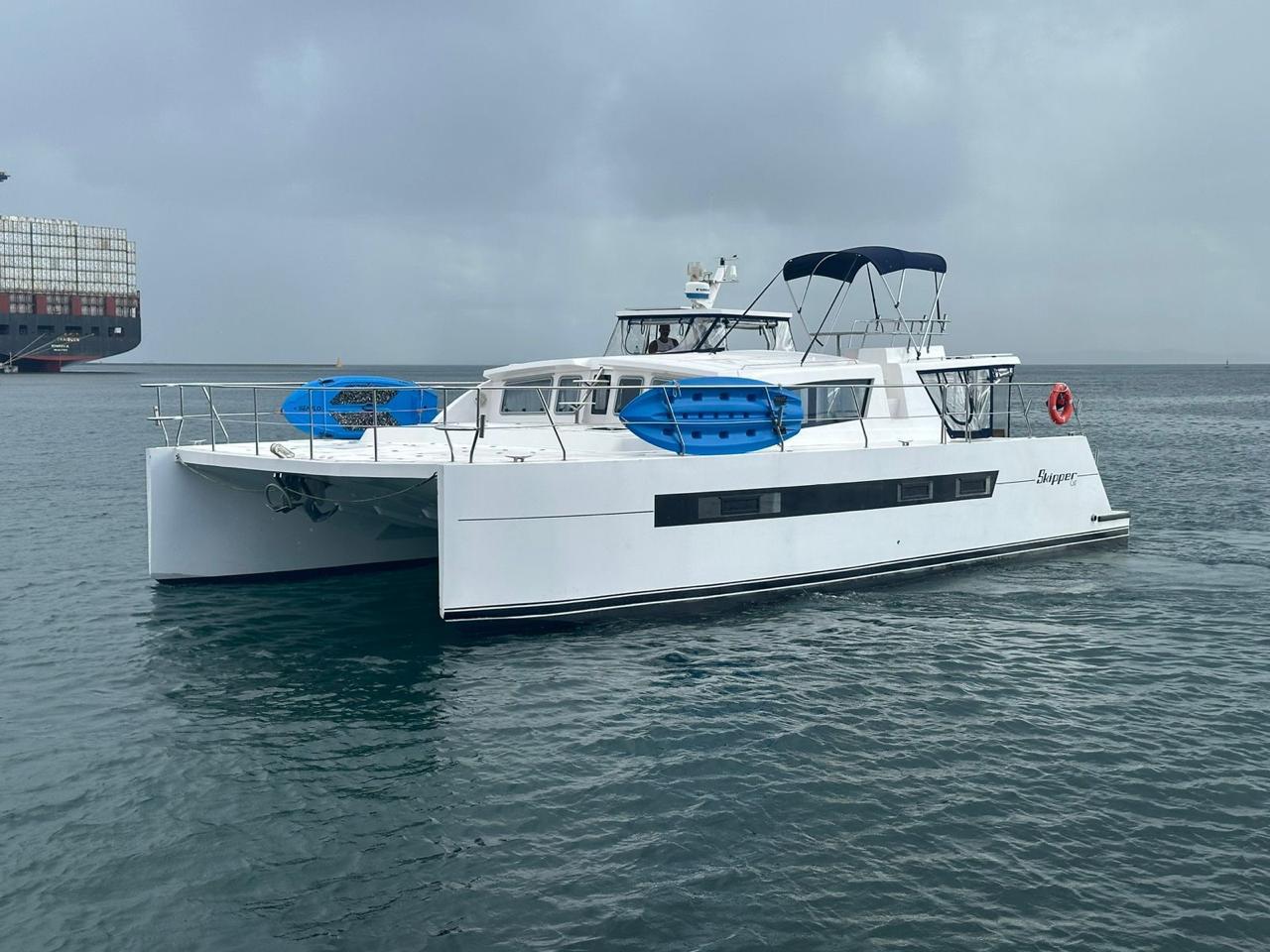 Catamarã 44 — Casa flutuante